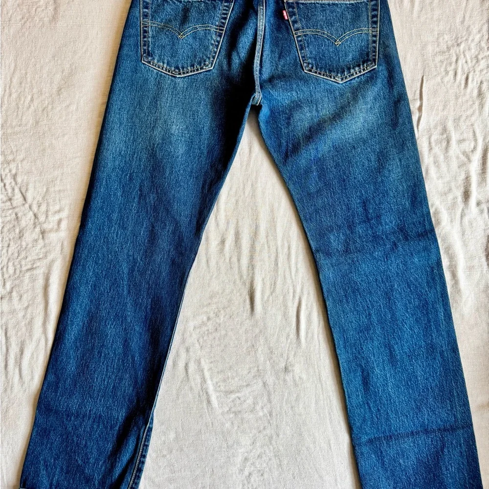 Levi's Premium Selvedge 501 Men's Straight Jeans in Medium Blue - Picture 5 of 12